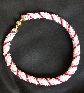 Russian Spiral Pink Necklace Handmade with Swarovski Crystal Bicones and Pearls - Bild 1 von 4
