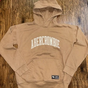 Boys Abercrombie Logo Hoodie Sz 11 12 Relaxed Fit Brown Tan Neutral Sweatshirt - Picture 1 of 7