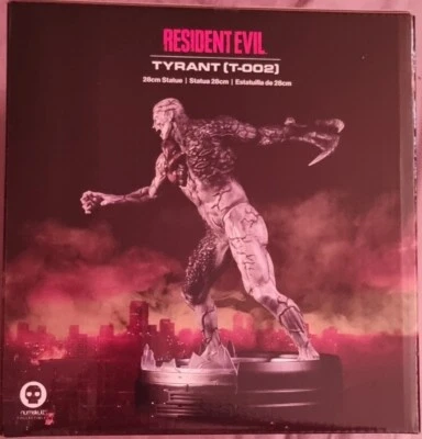 NUMSKULL RESIDENT EVIL - TYRANT 12'' LIMITED EDITION STATUE  - Image 1 of 2