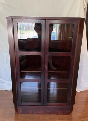 Gabinete de barra de esquina moderno danés de mediados de siglo palo de rosa Dinamarca Vinde Mobelfabrik Foto 1 de 4