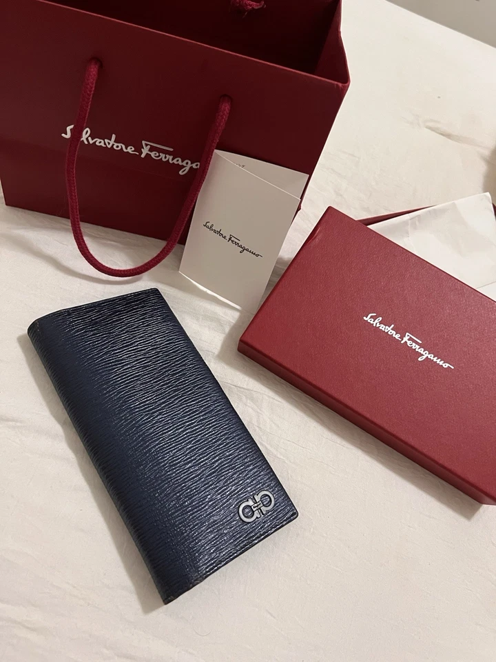 Cartera plegable de cuero azul marino Salvatore Ferragamo para hombre Foto 1 de 4