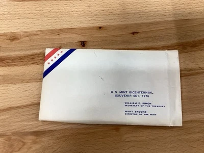 1776-1976-PDS US Mint Silver Bicentennial Souvenir Set...America250!    E1711 - Image 1 of 4