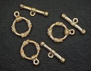 THREE 15mm GOLD PLATED FANCY ROUND TOGGLE CLASPS AF36 - Picture 1 of 1