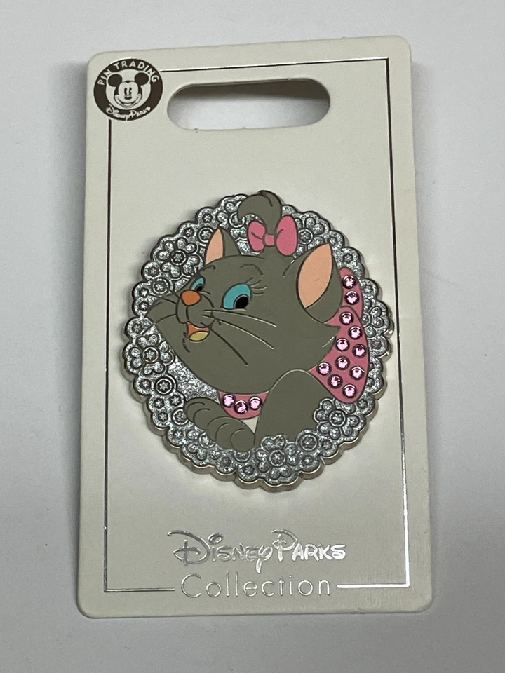 Disney Parks - Marie White Kitten Flowers and Jewels - Pin On Card