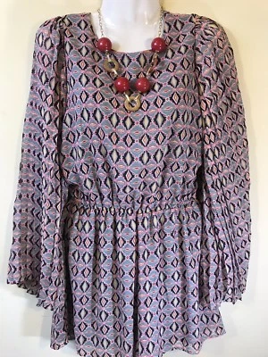 The Sassy ✨FIRE LOS ANGELES✨Boho Mangas Acampanadas Pantalones Cortos Mameluco S Nuevo sin Etiquetas Minorista $65 Foto 1 de 4