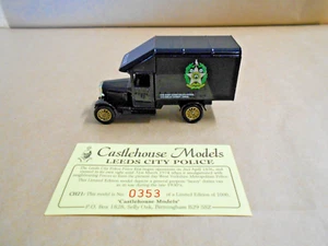 LLEDO BRITISH POLICE LEEDS CITY POLICE CH21 van Limited Edition COA MINT - Picture 1 of 4
