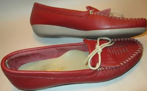 Vintage Hamp Shires Red Leather,White Bow Women 9N Moccasin Style Comfort Shoes - Picture 1 of 8
