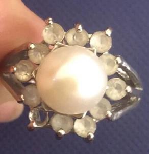 Stunning White Pearl w/ Simulated Diamond  Accents Halo Design Size 8.5 - Picture 1 of 4