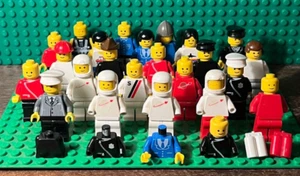 LEGO Vintage Minifigures Classic Town/Space - Picture 1 of 9