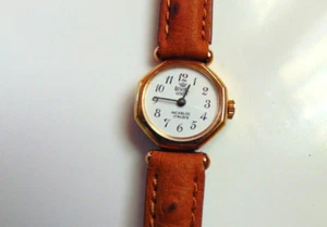 VINTAGE DAMENUHR SECHSECK FARBE WEISS HYPOALLERGISCHES ARMBAND - WIE NEU - Bild 1 von 4