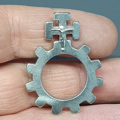 BIJOU RELIGIEUX - AUTHENTIQUE DIZAINIER ANCIEN EN ALUMINIUM #59 - Photo 1/2