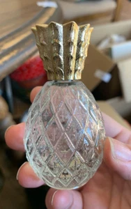 COLLECTIBLE AVON PINEAPPLE PETITE CHARISMA COLOGNE BOTTLE IN BOX-EMPTY CUTE!! - Picture 1 of 4