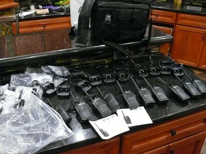 10X Walkie Talkie 2 Way Radios Government Hands Free + Case Portable FRS WOW - Zdjęcie 1 z 11