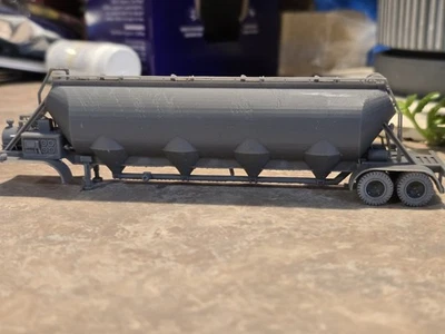 Remolque neumático a granel seco escala Ho 4 bahías kit sin decorar impreso en 3D Foto 1 de 4