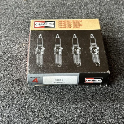 Champion 9809 Iridium Spark Plugs QC8WEP - 4 Pack New - Image 1 of 3