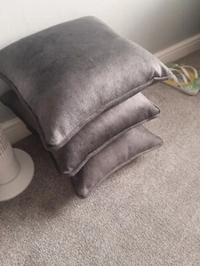velvet cushions - Picture 1 of 2