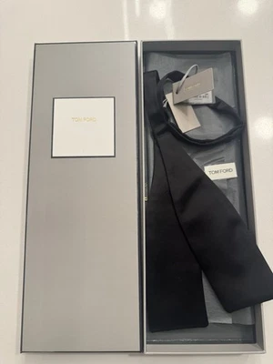 Pajarita tradicional satinada Tom Ford 100 % seda morera 3 pulgadas  Foto 1 de 4