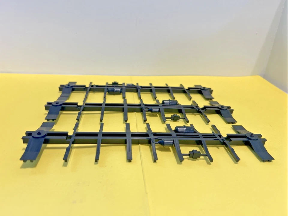 Weaver 'O' Scale Underframe Lot for PS-1 Boxcars. Set of 3 - Image 1 of 4