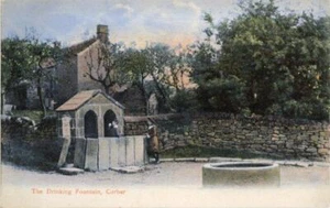POSTAL IMPRESA DE LA FUENTE DE BEBIDA, CURBAR, (CERCA DE TERNERA), DERBYSHIRE - Imagen 1 de 2