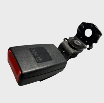 2015-2018 奥迪 Q3 Quattro 第二排右后乘客座椅皮带扣 原始设备制造商 — 第 1/4 张图片