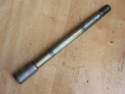 Husillo rueda delantera Triumph speed four TT600 Daytona 650 Foto 1 de 2