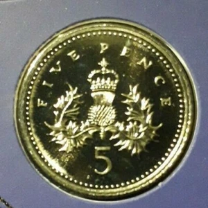 1998 5p FIVE PENCE GEKRÖNTE DISTEL MÜNZE UK BUNC AUS EINEM KÖNIGLICHEN NEUWERTIG VERSIEGELTES SET - Bild 1 von 2