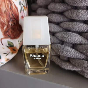 Shania By Stetson 0.375 oz Eau de Toilette Spray Perfume Opened - Picture 1 of 3