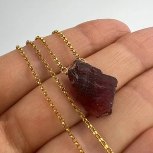 Vintage Womens Chain Necklace Yellow Gold 14K Pendant Raw Rough Garnet Gemstone - Picture 1 of 8