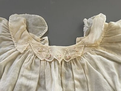 Vestido bebé batista algodón anitique TODO cosido a mano como se encuentra 19" largo SIN PROBLEMAS Foto 1 de 4
