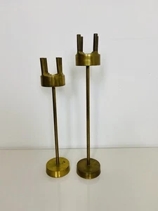 Par de candelabros modernistas de latón al estilo de Pierre Forsell para Skultuna - Imagen 1 de 12