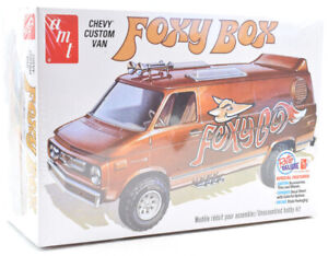 AMT "Foxy Box" Chevy Custom Van 1:25 Scale Plastic Model Car Kit 1265