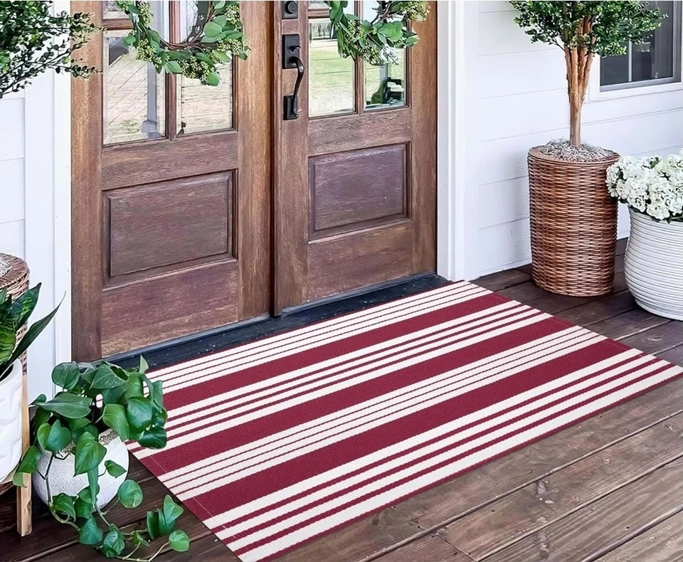 Плетеный ковер для помещений/улицы, красный и белый 2 фута x 4 фута 3 дюйма - Изображение 1 из 3