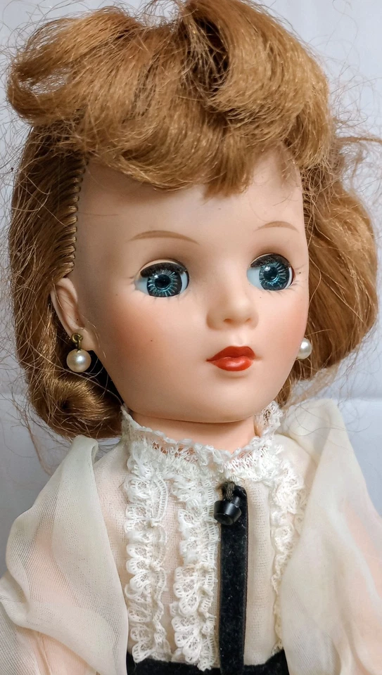 Muy Bonito Vestido Terciopelo Original Muñeca Eegee Miss Debutante Años 50 15" Vinilo Foto 1 de 4