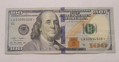 2009 $100 DOLLAR BILL STAR  NOTE LA 03994928* sporadic creasing.994 Miss lined. - Image 1 of 4