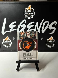 Parches conmemorativos del logotipo del equipo Topps 2023 Adley Rutschman #TLP-AR (RC) - Imagen 1 de 2