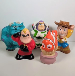 Disney Store Pixar Badespielzeug Woody, Nemo, Sulley, Buzz Lightyear & Mr Incredible - Bild 1 von 6