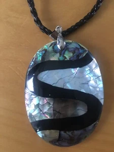 P105 Muschel Perlmutt Perlen Schmuck Anhänger Collier Schnur Halskette Ketten nb - Picture 1 of 1