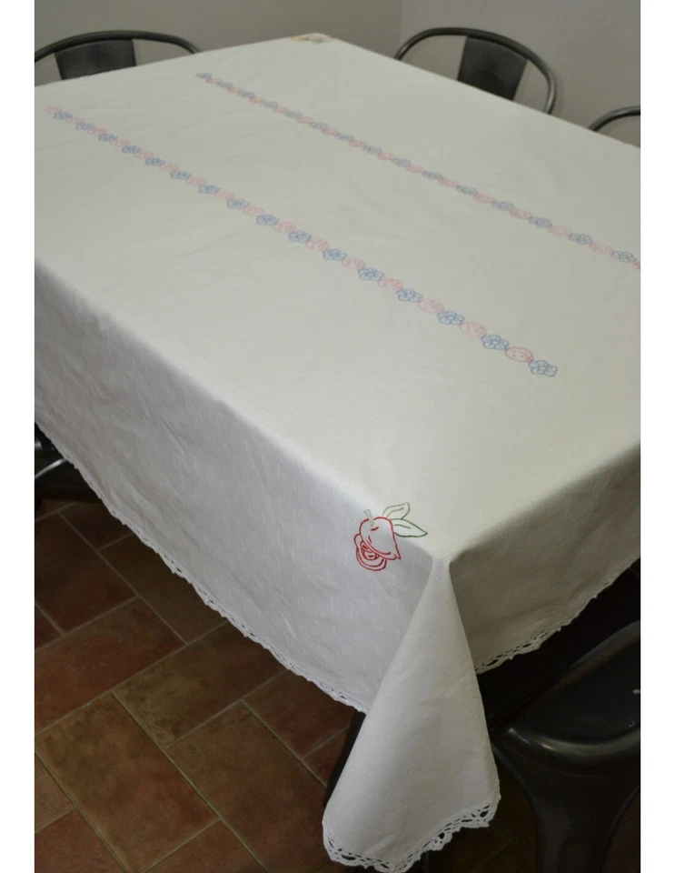 Nappe "Fruits" Brodée À La Main 150x170 Cm - Photo 1/1