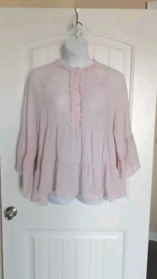 Ladies Easel M Soft Blush ¾ Bell Sleeve Semi-sheer Ruffle Blouse - Imagem 1 de 4