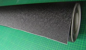 PVC Antirutschfolie schwarz selbstklebend, 1 lfm Rolle ca. 105 cm Rutsch Schutz - Picture 1 of 4