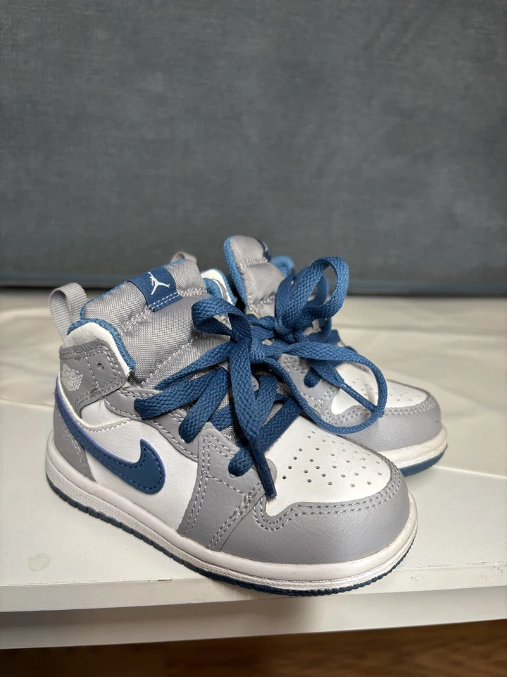 Nike Air Jordan 1 Mid TD Niño Pequeño Talla 7C Gris Cemento Azul Verdadero  Foto 1 de 4