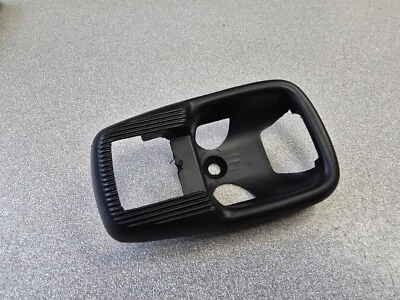 MUY BONITO USADO ORIGINAL PORSCHE 924 NEGRO INTERIOR PUERTA PESTILLO BISEL PLÁSTICO Foto 1 de 4