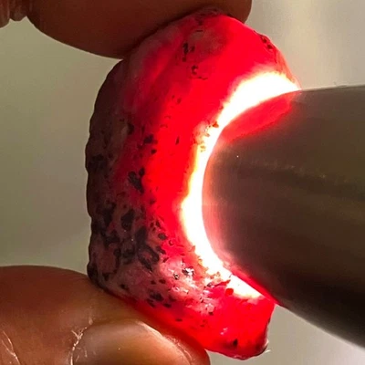 155,87 quilates - Natural 100 % sin calefacción hermoso tamaño jumbo rubí rojo áspero Madagascar Foto 1 de 4