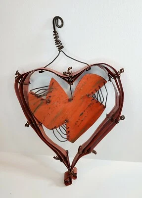Red Metal & Wire Primitive Heart Hanging Art - Image 1 of 3