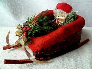 Nikolaus im Schlitten 19 cm  - Bild 1 von 3