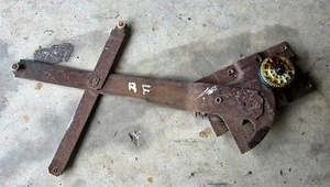 1958 Cadillac Sedan 6239E RH Front Door Power Window Regulator w/ Gear 57 58 - Picture 1 of 3