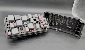 2008 Saturn Aura XE 2.4L Fuse Box Relay Module W/out Fog Lights 25883019 - Bild 1 von 19