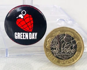 Badge Green Day Music Official Punk Band Memorabilia American Idiot - Picture 1 of 3