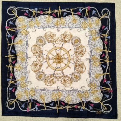 Pañuelo Celine Vintage Mini Bufanda Patrón Arabesco Azul y Blanco Usado Foto 1 de 4