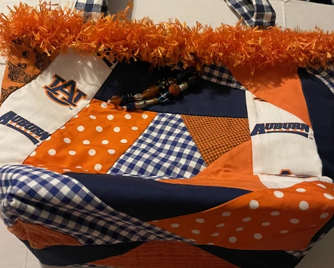 NEW Auburn University Quilted Purse-Two Inside Pockets With Magnetic Closure Cover